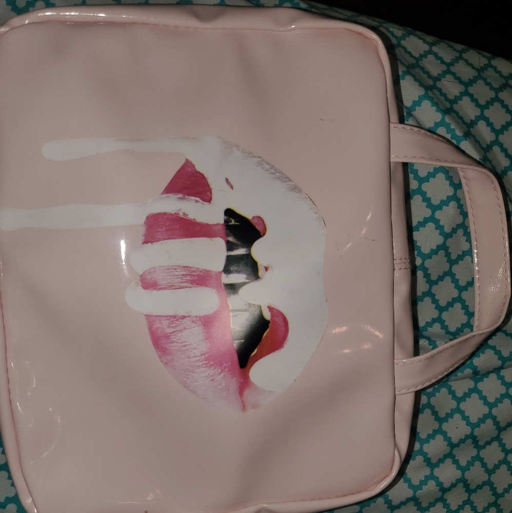 Kylie skin travel bag